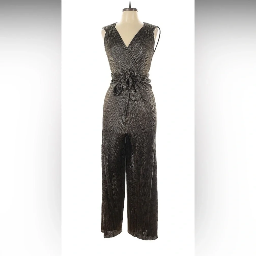 Jumpsuit Vanessa Virginia By Anthropologie Gold Metallic plisse. Wide Leg wrap.